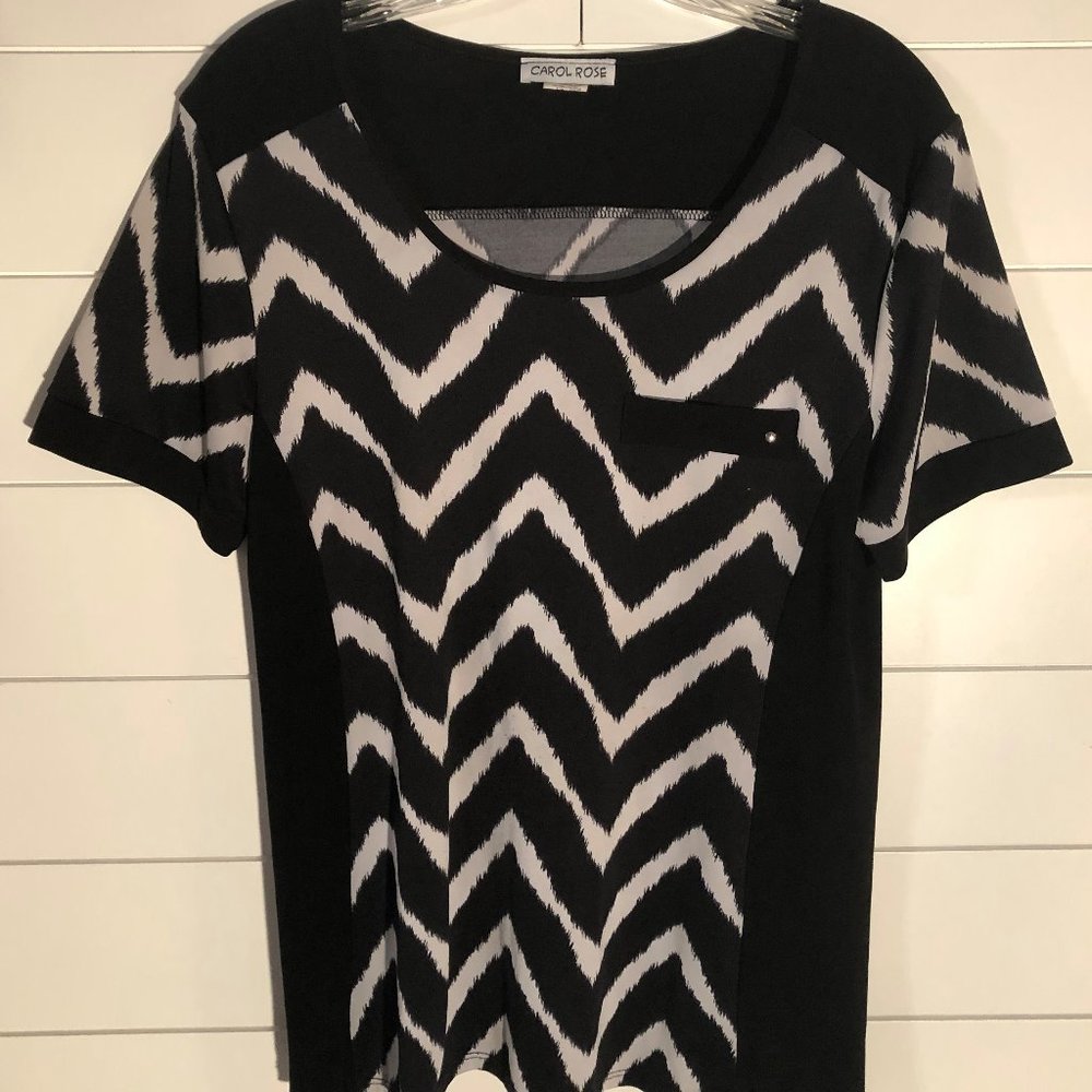 CAROL ROSE BLACK & WHITE CHEVRON L SHORT SLEEVE